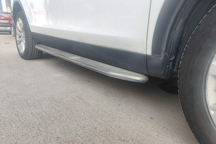 Used Land Rover Discovery Sport 2018 240 PS HSE LUXURY Edition Right Side Sill