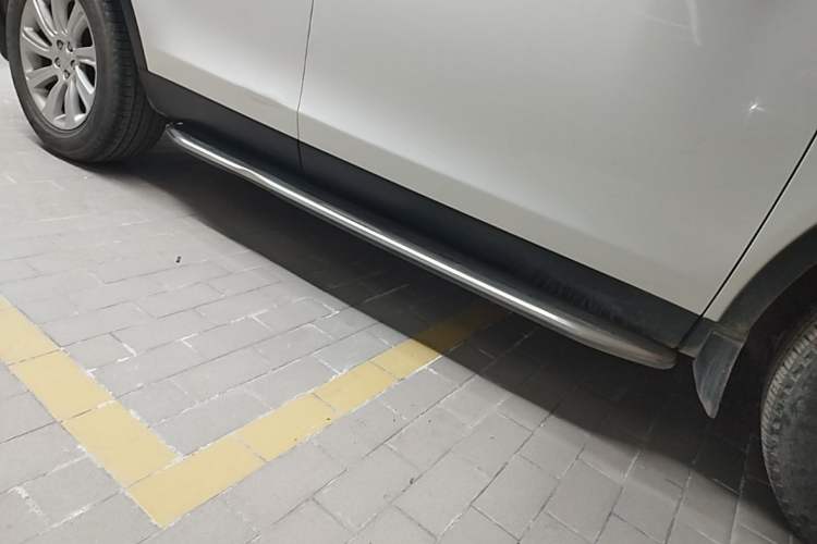 Used Land Rover Discovery Sport 2018 240 PS SE Version Right Side Sill