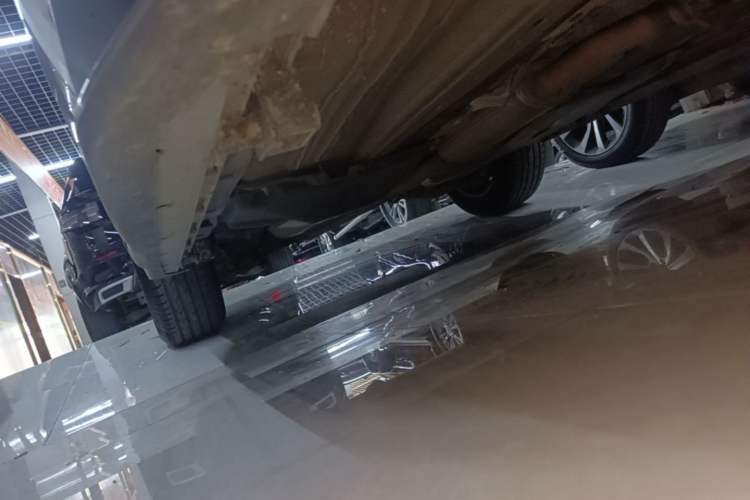 Used Land Rover Discovery Sport 2018 240 PS SE Version Right Side Sill
