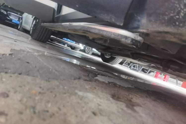 Used Land Rover Discovery Sport 2018 240 PS SE Version Right Side Sill
