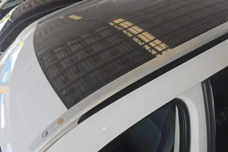 Used Land Rover Discovery Sport 2018 240 PS SE Version Roof