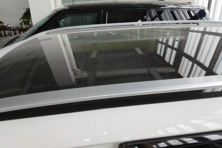 Used Land Rover Discovery Sport 2018 240 PS SE Version Roof
