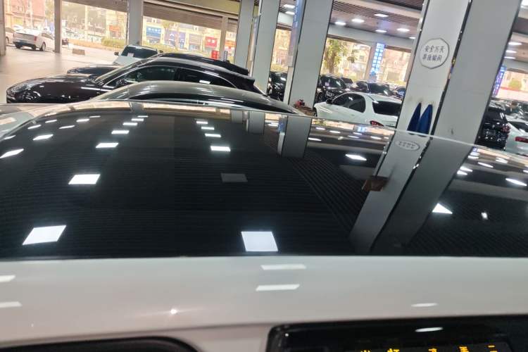 Used Land Rover Discovery Sport 2018 240 PS HSE Version Roof
