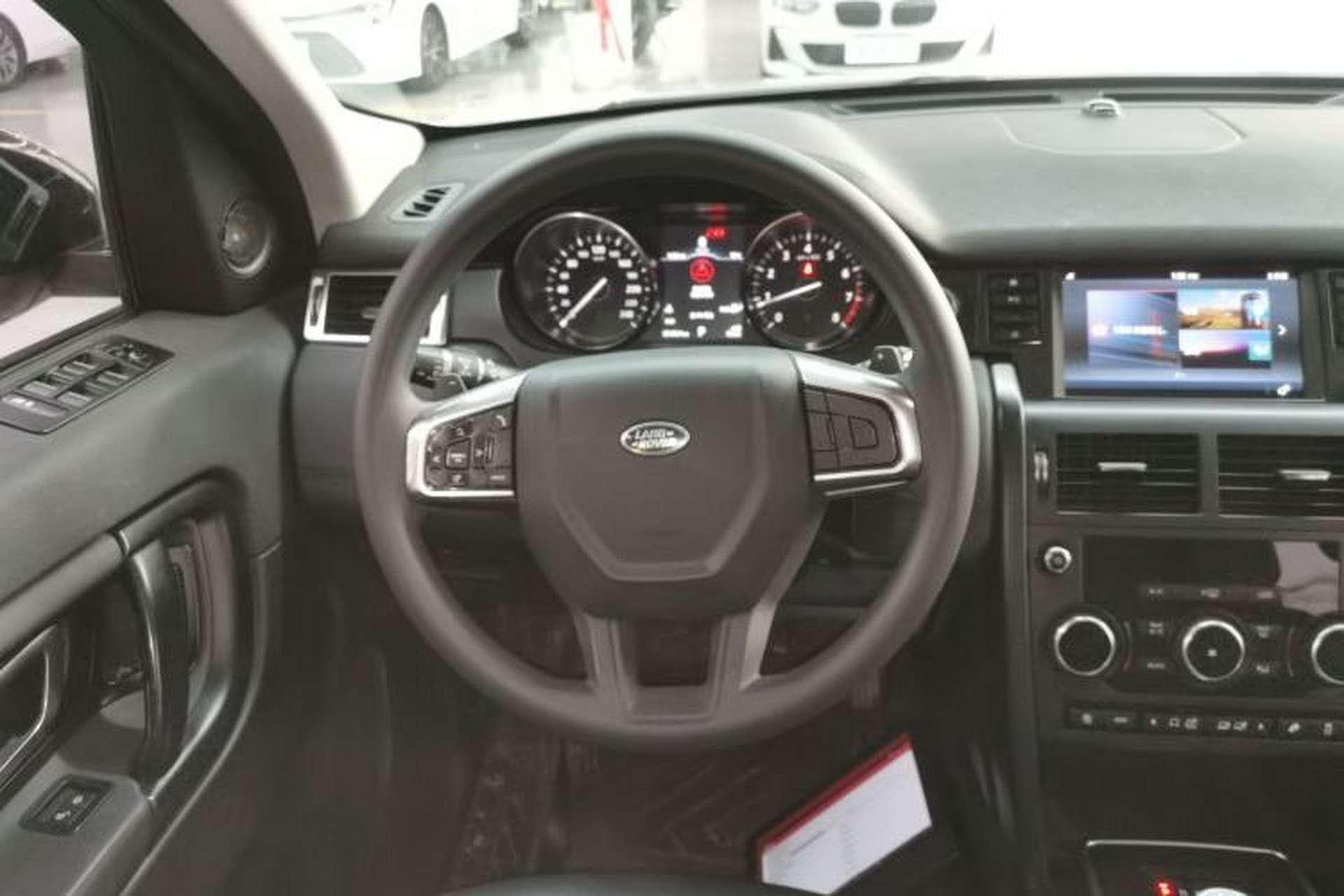 Used Land Rover Discovery Sport 2018 240 PS PURE Edition Steering Wheel