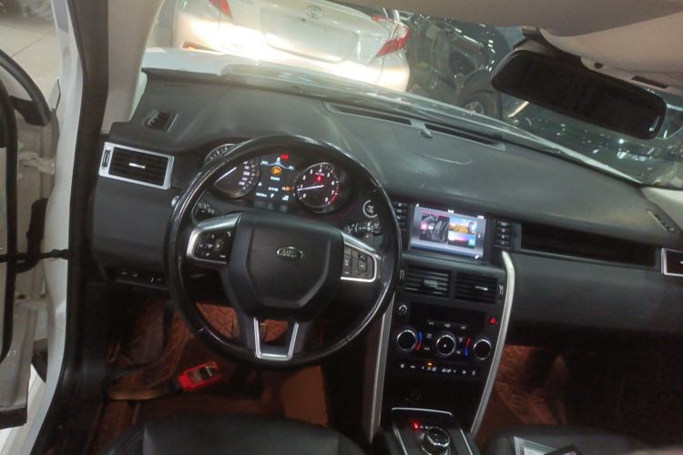 Used Land Rover Discovery Sport 2018 240 PS SE Version Steering Wheel