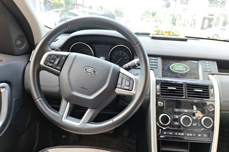 Used Land Rover Discovery Sport 2018 240 PS SE Version Steering Wheel