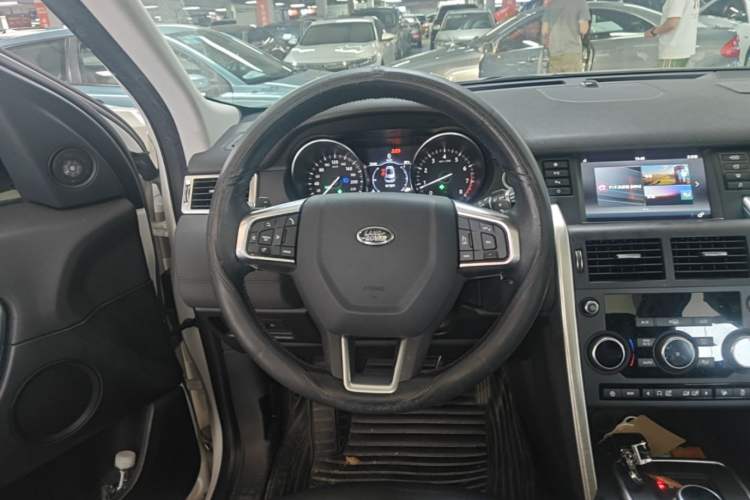 Used Land Rover Discovery Sport 2018 240 PS SE Version Steering Wheel