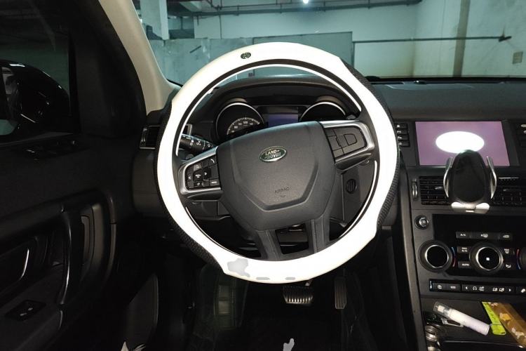 Used Land Rover Discovery Sport 2018 240 PS PURE Edition Steering Wheel