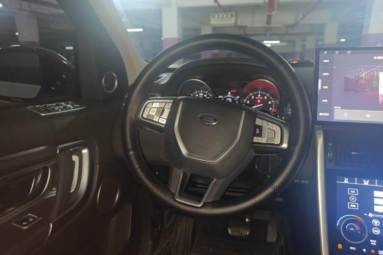 Used Land Rover Discovery Sport 2018 240 PS SE Version Steering Wheel