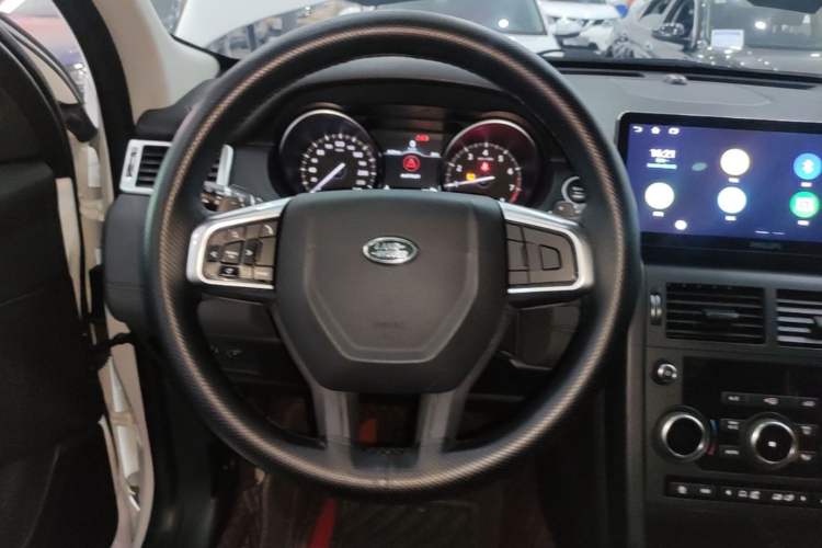 Used Land Rover Discovery Sport 2018 200 PS PURE Edition Steering Wheel