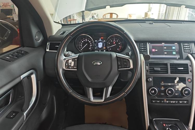 Used Land Rover Discovery Sport 2018 240 PS SE Version Steering Wheel