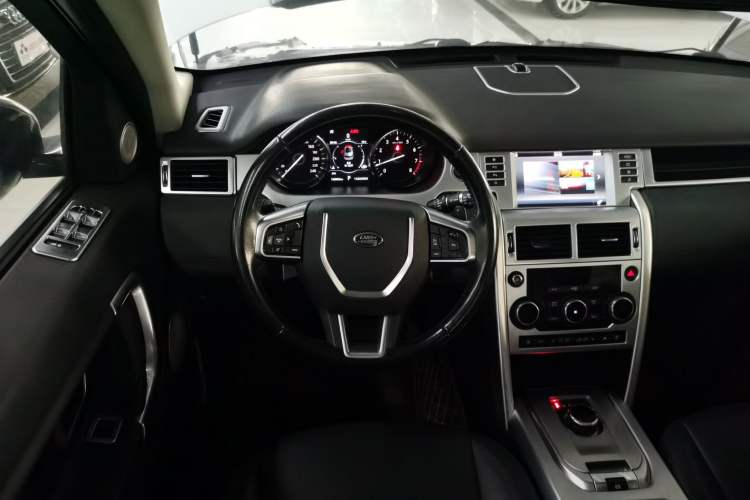Used Land Rover Discovery Sport 2018 240 PS SE Version Steering Wheel