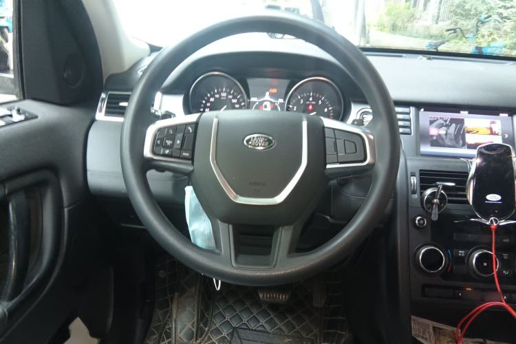 Used Land Rover Discovery Sport 2018 240 PS PURE Edition Steering Wheel