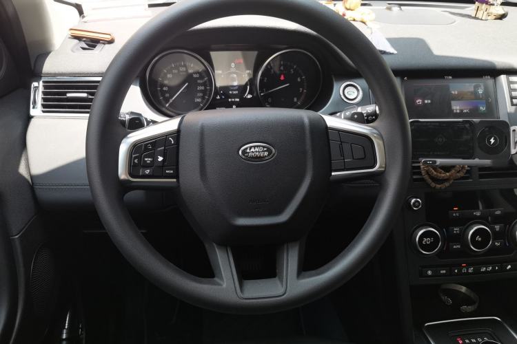 Used Land Rover Discovery Sport 2018 240 PS PURE Edition Steering Wheel