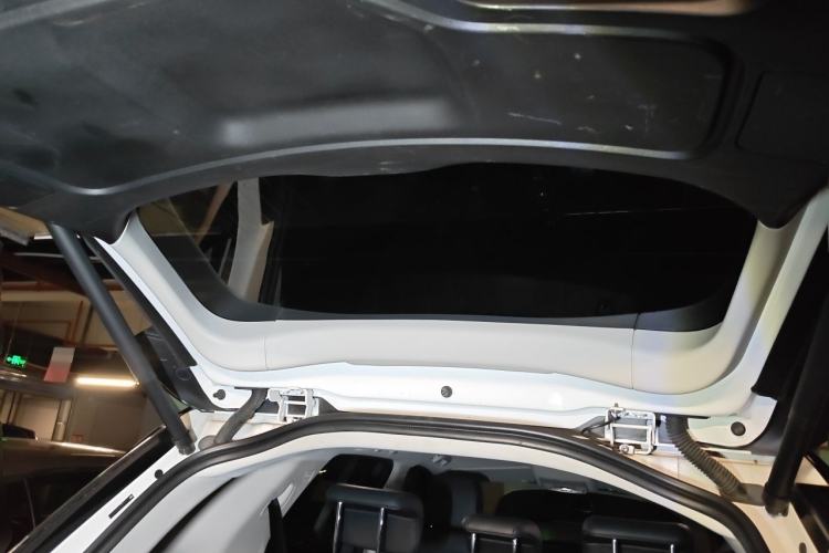 Used Land Rover Discovery Sport 2018 240 PS SE Version Trunk