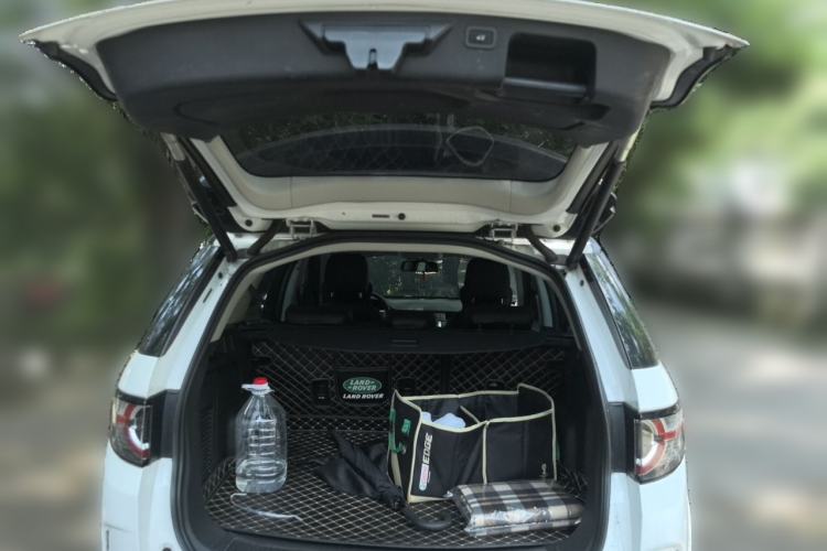 Used Land Rover Discovery Sport 2018 240 PS SE Version Trunk