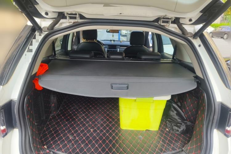 Used Land Rover Discovery Sport 2018 240 PS SE Version Trunk