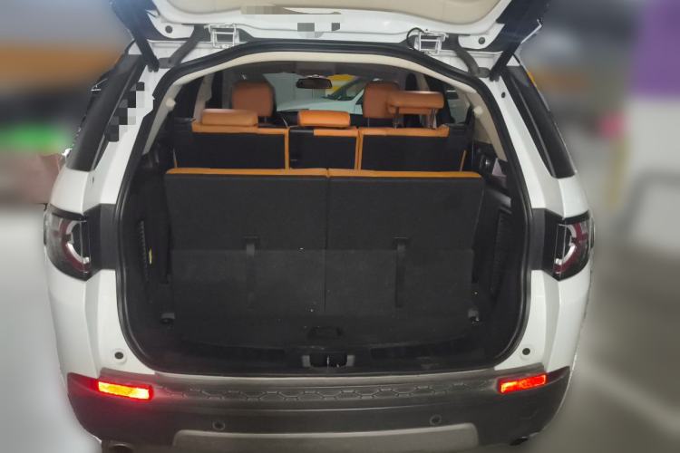 Used Land Rover Discovery Sport 2018 240 PS HSE LUXURY Edition Trunk