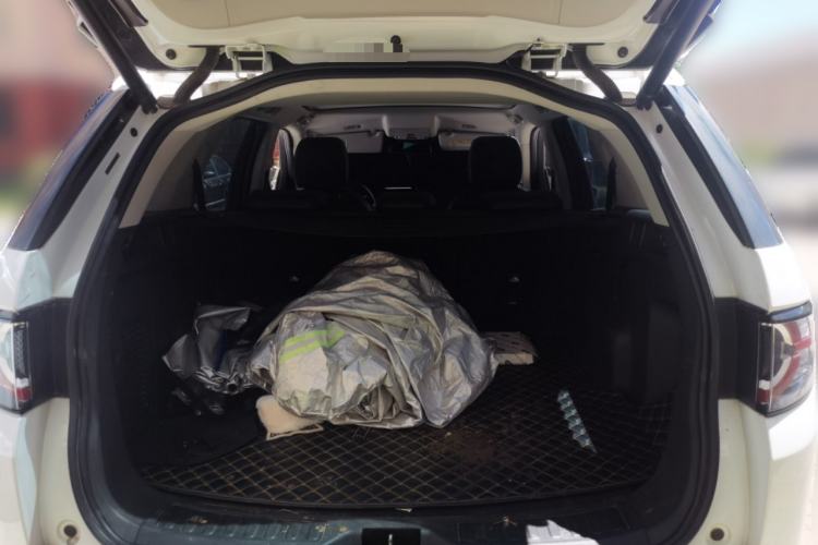 Used Land Rover Discovery Sport 2018 240 PS SE Version Trunk