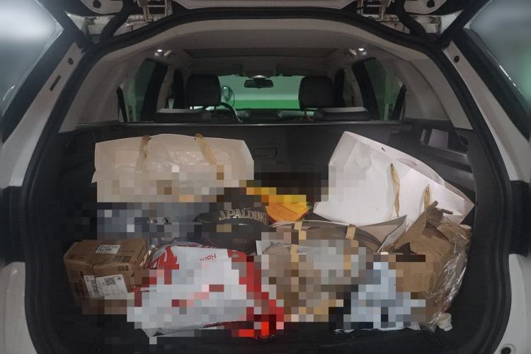 Used Land Rover Discovery Sport 2018 240 PS SE Version Trunk