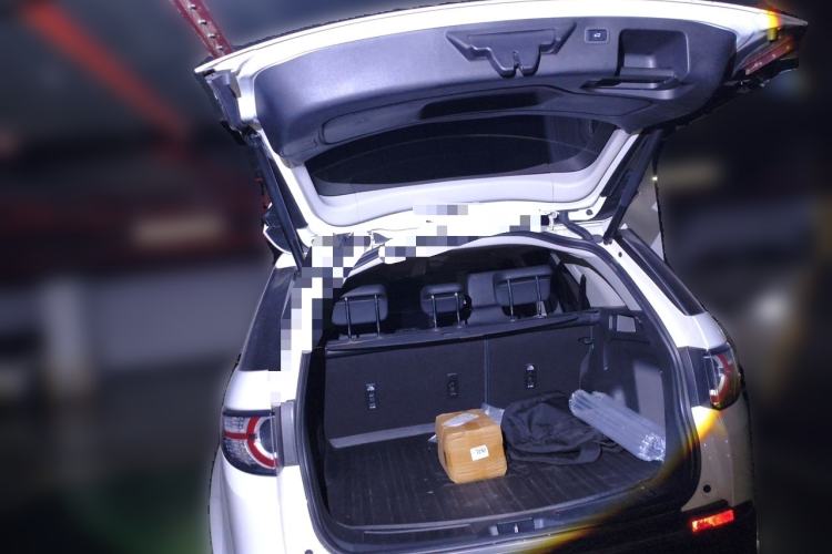 Used Land Rover Discovery Sport 2018 240 PS SE Version Trunk