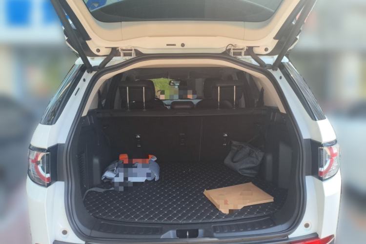Used Land Rover Discovery Sport 2018 240 PS SE Version Trunk