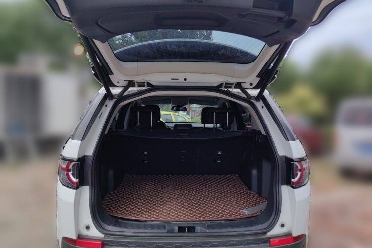 Used Land Rover Discovery Sport 2018 240 PS SE Version Trunk