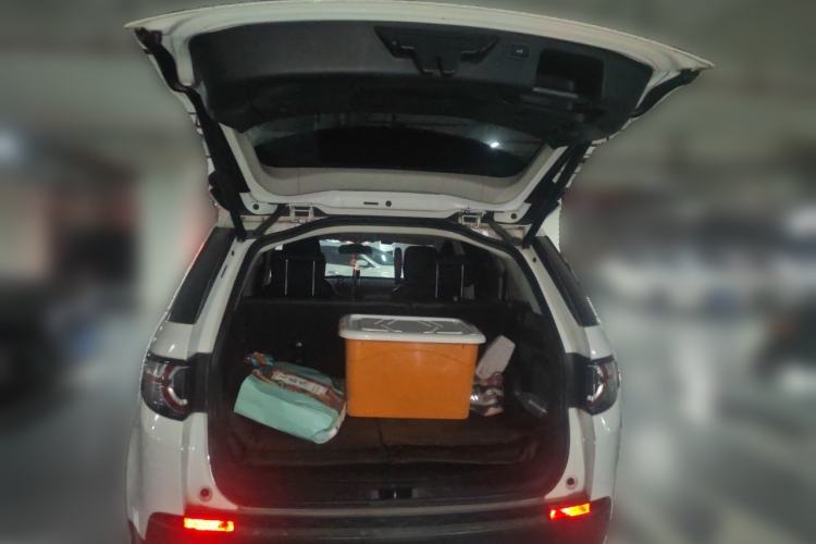 Used Land Rover Discovery Sport 2018 240 PS SE Version Trunk