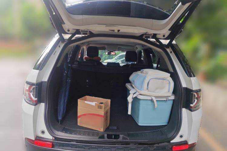 Used Land Rover Discovery Sport 2018 240 PS SE Version Trunk