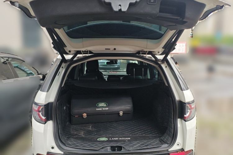 Used Land Rover Discovery Sport 2018 240 PS SE Version Trunk