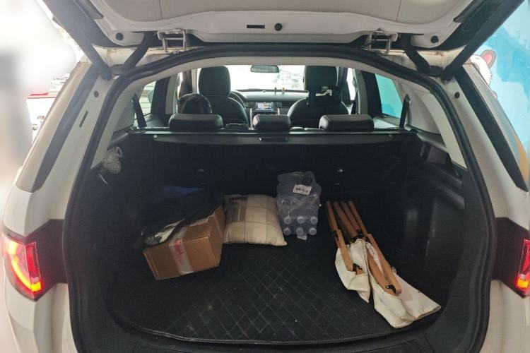 Used Land Rover Discovery Sport 2018 240 PS SE Version Trunk
