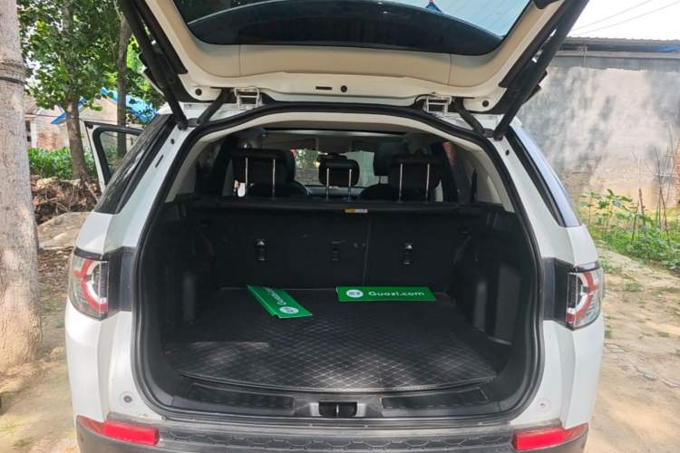 Used Land Rover Discovery Sport 2018 240 PS SE Version Trunk