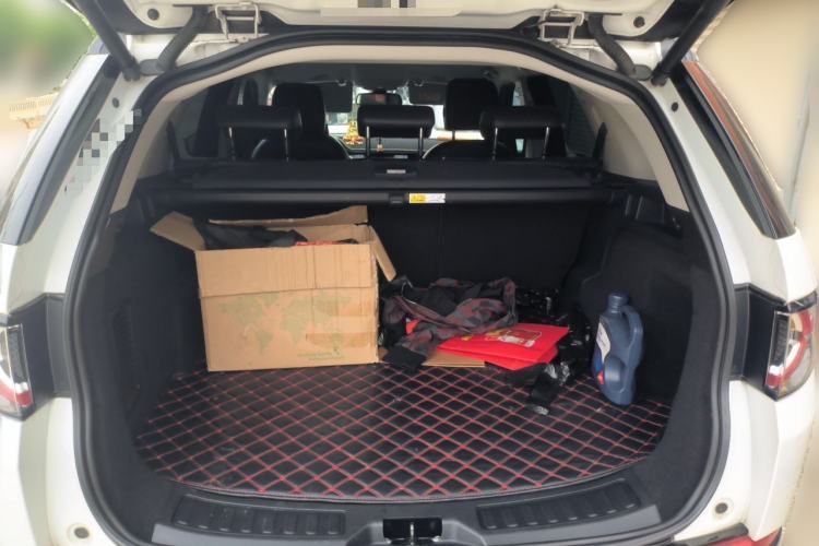 Used Land Rover Discovery Sport 2018 240 PS SE Version Trunk