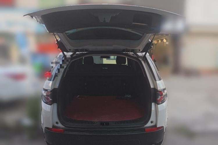 Used Land Rover Discovery Sport 2018 200 PS PURE Edition Trunk