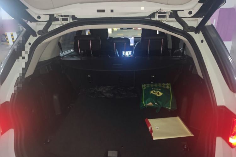 Used Land Rover Discovery Sport 2018 240 PS SE Version Trunk