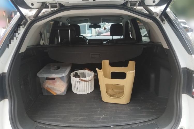 Used Land Rover Discovery Sport 2018 240 PS PURE Edition Trunk