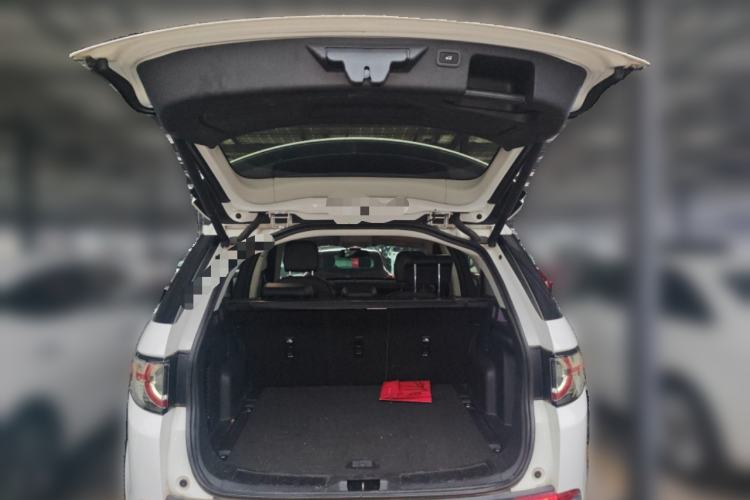 Used Land Rover Discovery Sport 2018 240 PS SE Version Trunk