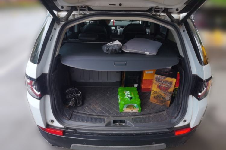 Used Land Rover Discovery Sport 2018 240 PS SE Version Trunk