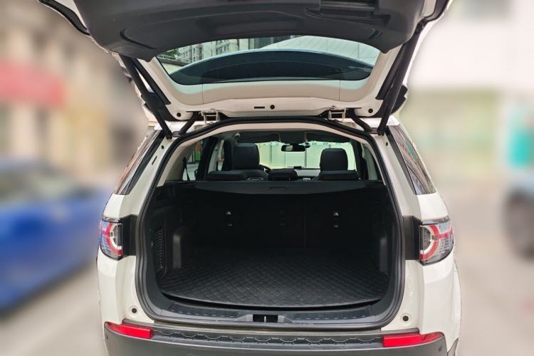 Used Land Rover Discovery Sport 2018 240 PS SE Version Trunk