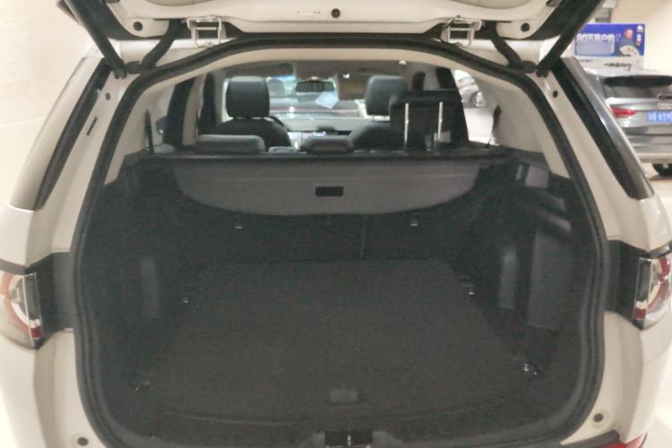 Used Land Rover Discovery Sport 2018 240 PS SE Version Trunk
