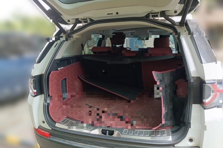 Used Land Rover Discovery Sport 2018 240 PS SE Version Trunk