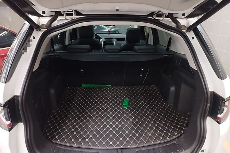 Used Land Rover Discovery Sport 2018 240 PS SE Version Trunk
