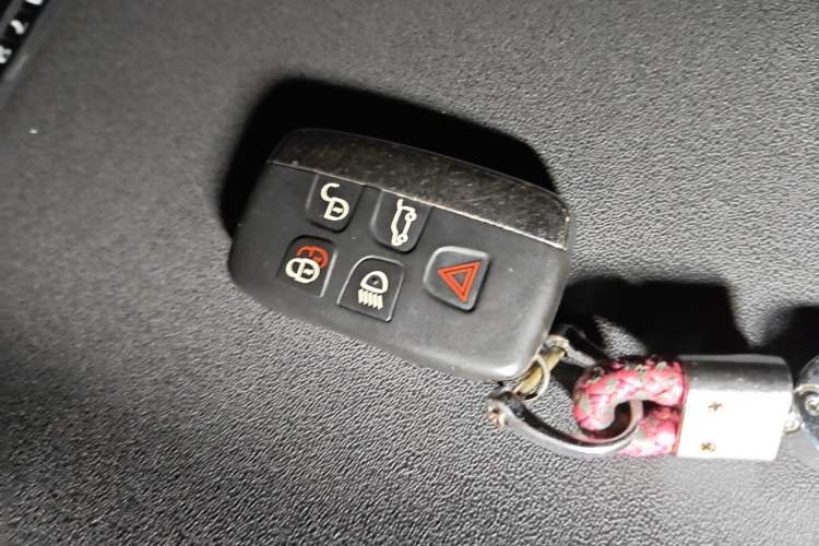 Used Land Rover Discovery Sport 2018 240 PS SE Version Vehicle Key