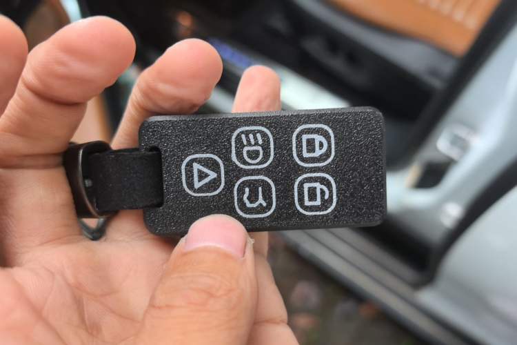 Used Land Rover Discovery Sport 2018 240 PS HSE LUXURY Edition Vehicle Key