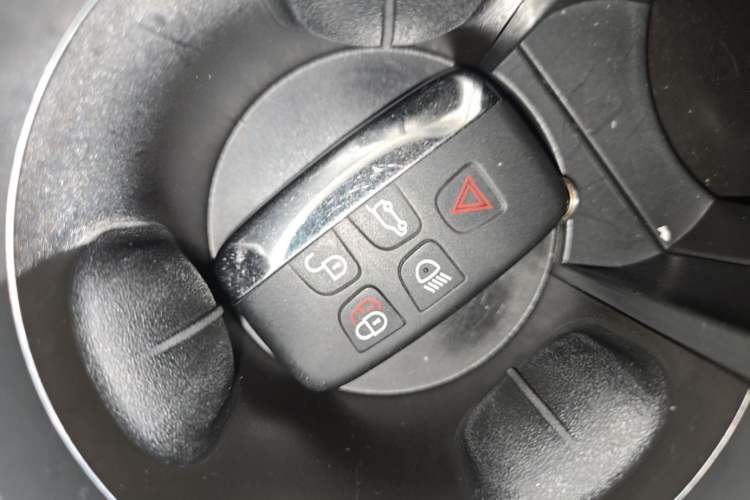 Used Land Rover Discovery Sport 2018 240 PS SE Version Vehicle Key