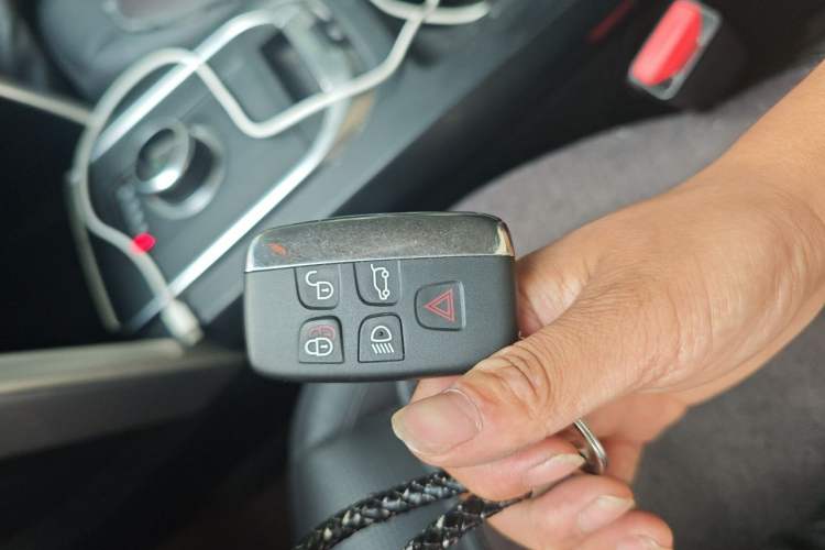 Used Land Rover Discovery Sport 2018 240 PS HSE Version Vehicle Key