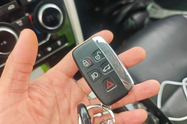Used Land Rover Discovery Sport 2018 240 PS HSE Version Vehicle Key