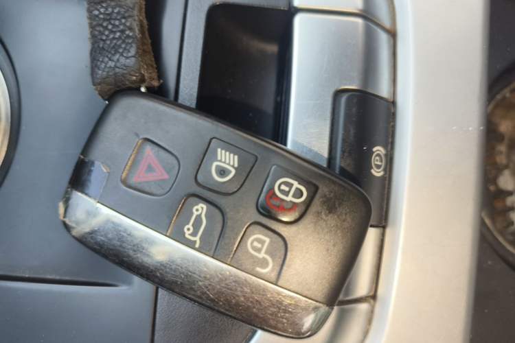 Used Land Rover Discovery Sport 2018 240 PS SE Version Vehicle Key
