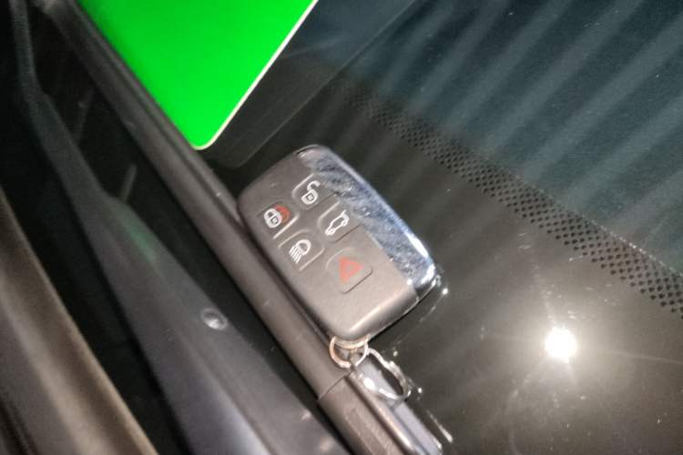 Used Land Rover Discovery Sport 2018 240 PS SE Version Vehicle Key