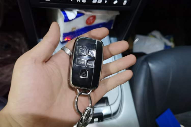 Used Land Rover Discovery Sport 2018 240 PS PURE Edition Vehicle Key